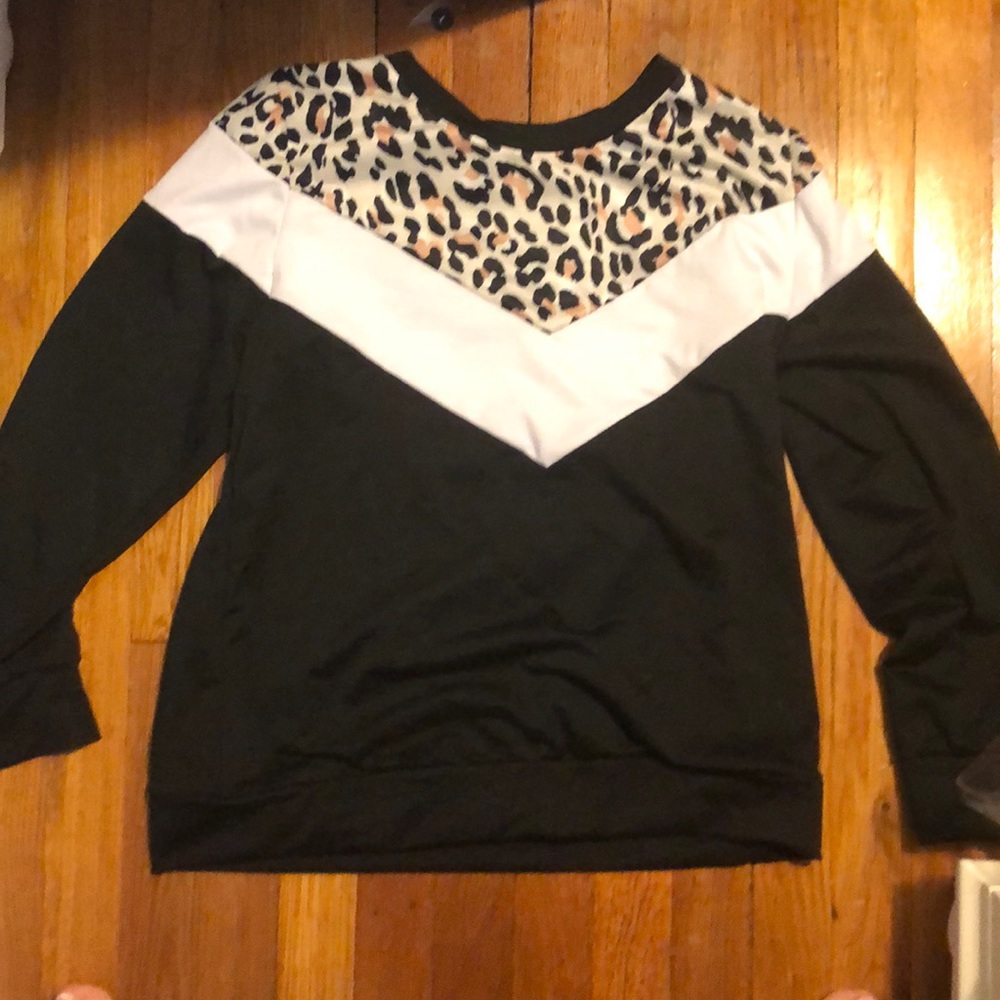 Light sweatshirt/top